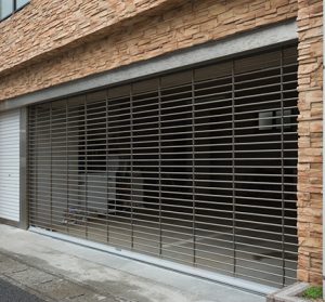 Commercial building garage